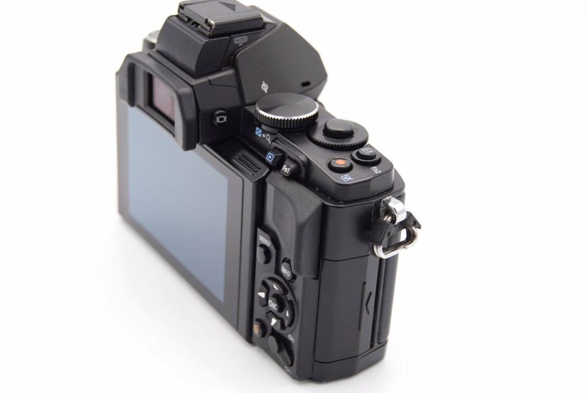 Black 16.1 MP Mirrorless Digital Camera V47189
