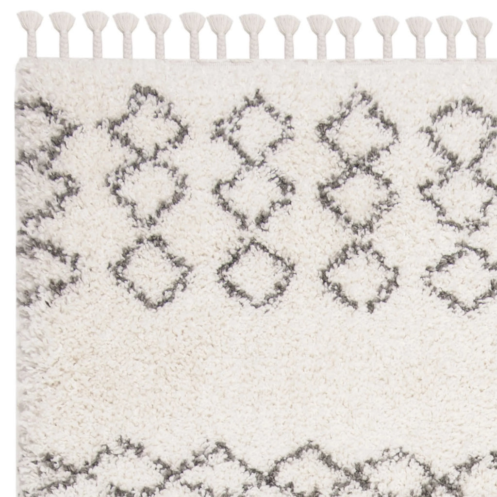 Ivory Grey 4' x 6' Geometric Shag Area Rug Z938486
