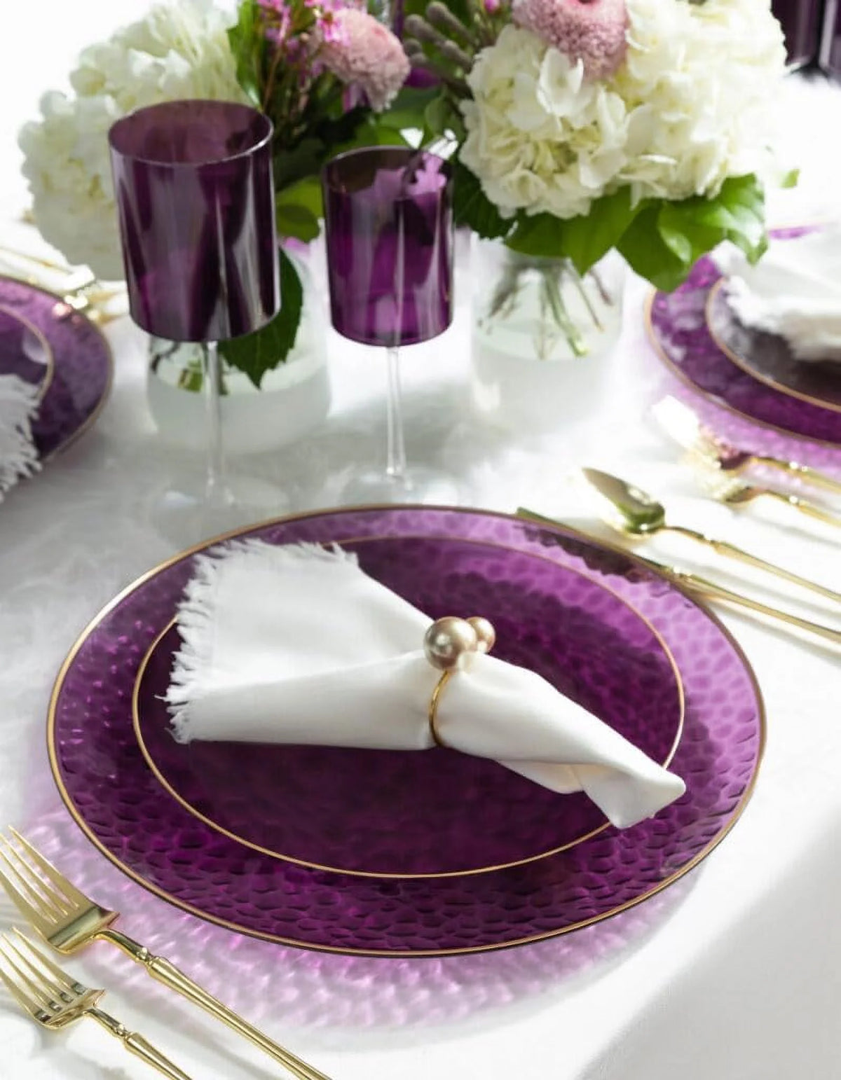 9" Round Purple Plastic Plates with Gold Rim 110 Pack V467