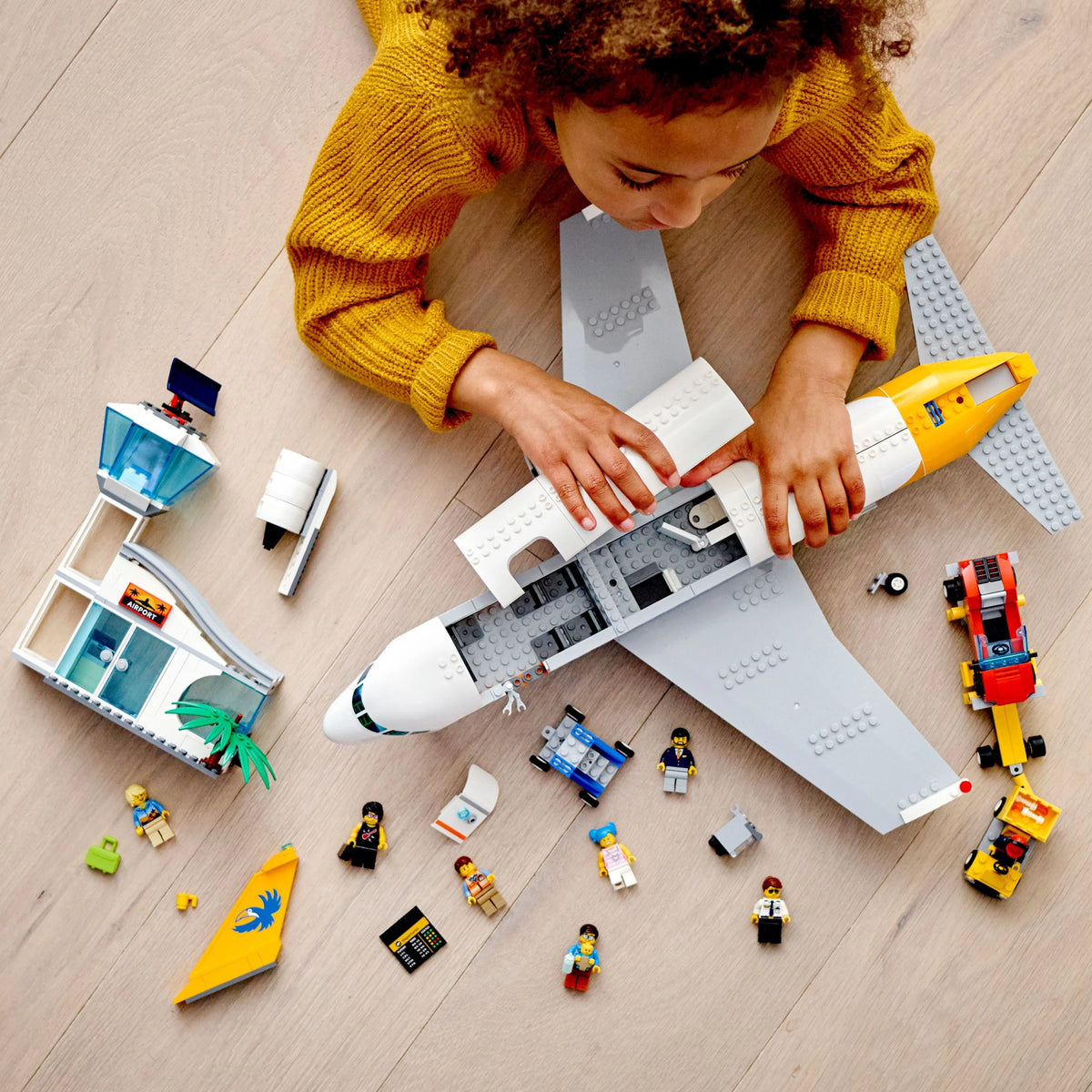 Passenger Airplane Building Toy 669 Pieces Z1809